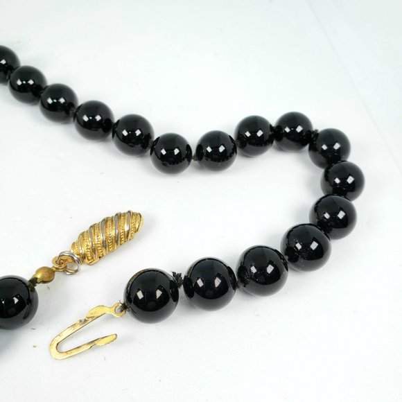 Black heart necklace w/charcoal & black beads - Picture 6 of 11